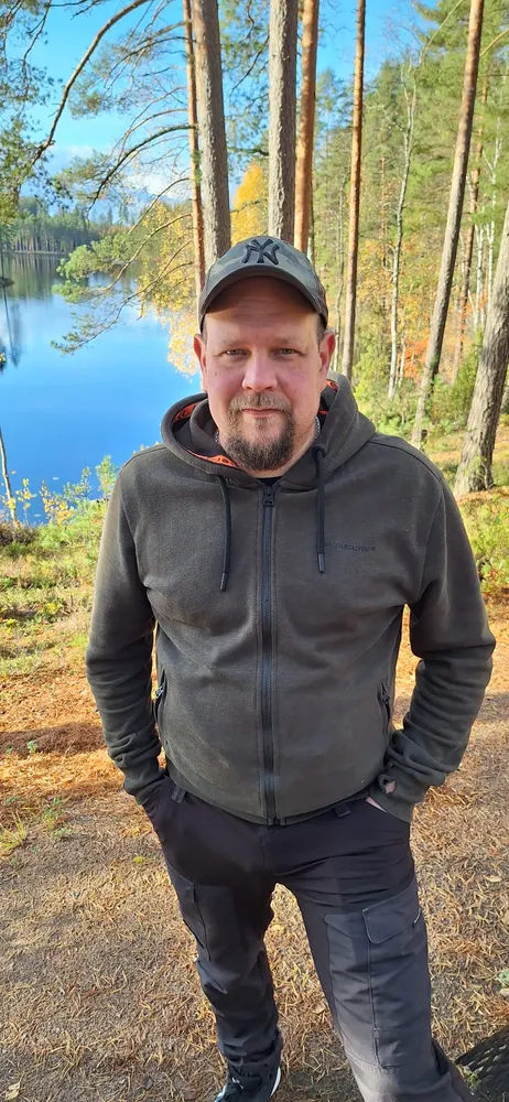 Lasse Riihiaho, Laatoitustyöt Lajax